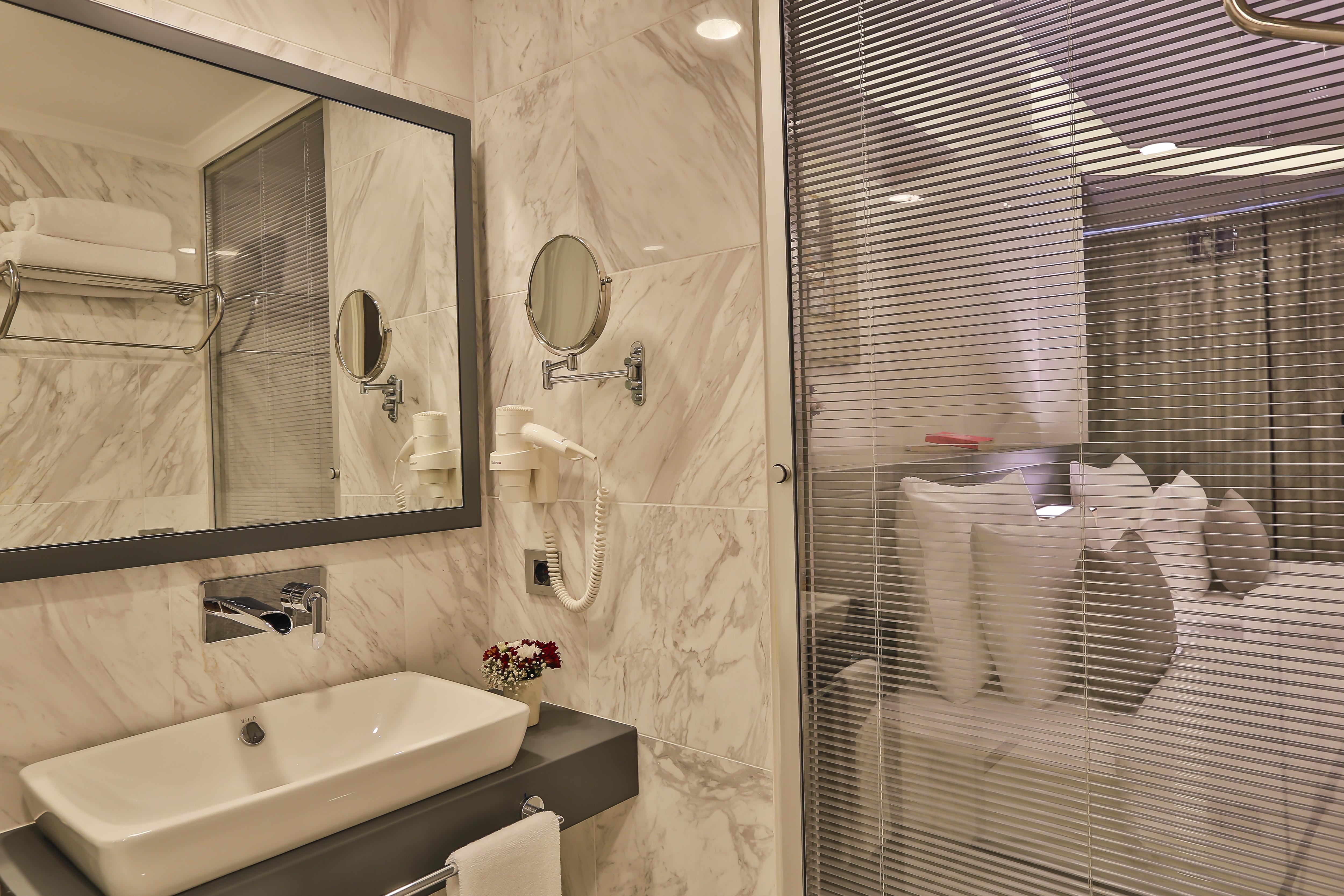 บิสสิเนส ไลฟ์ บูทิก โฮเต็ล Hotel อิสตันบูล ภายนอก รูปภาพ